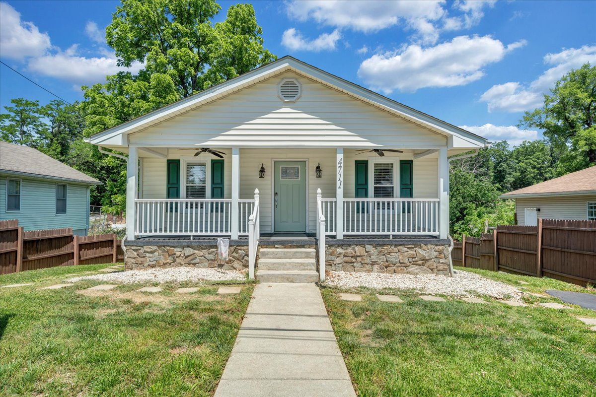4711 Surrey Avenue Northwest